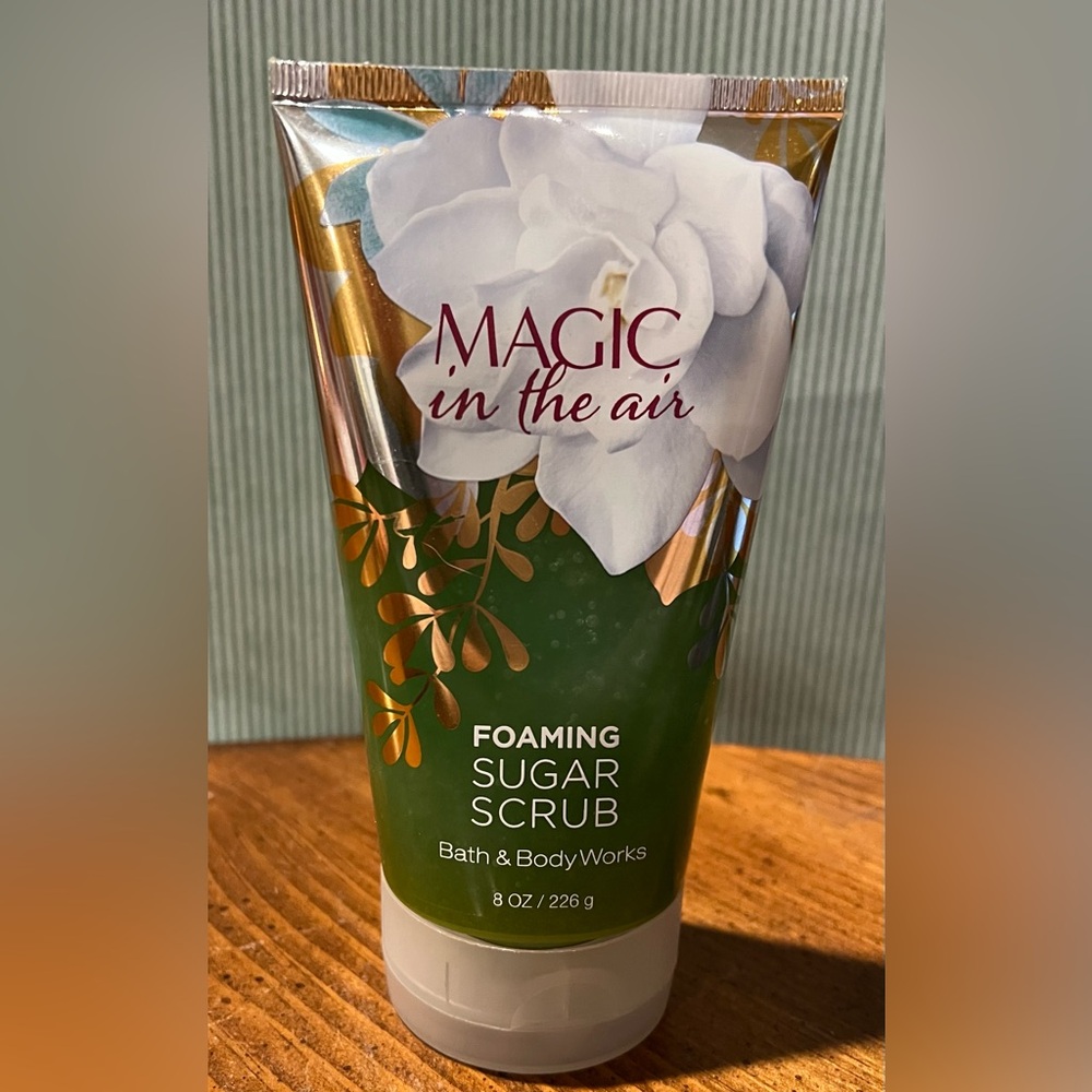 New! Bath & Body Works Magic in the Air Foaming Sugar Body Scrub Sealed Unopened